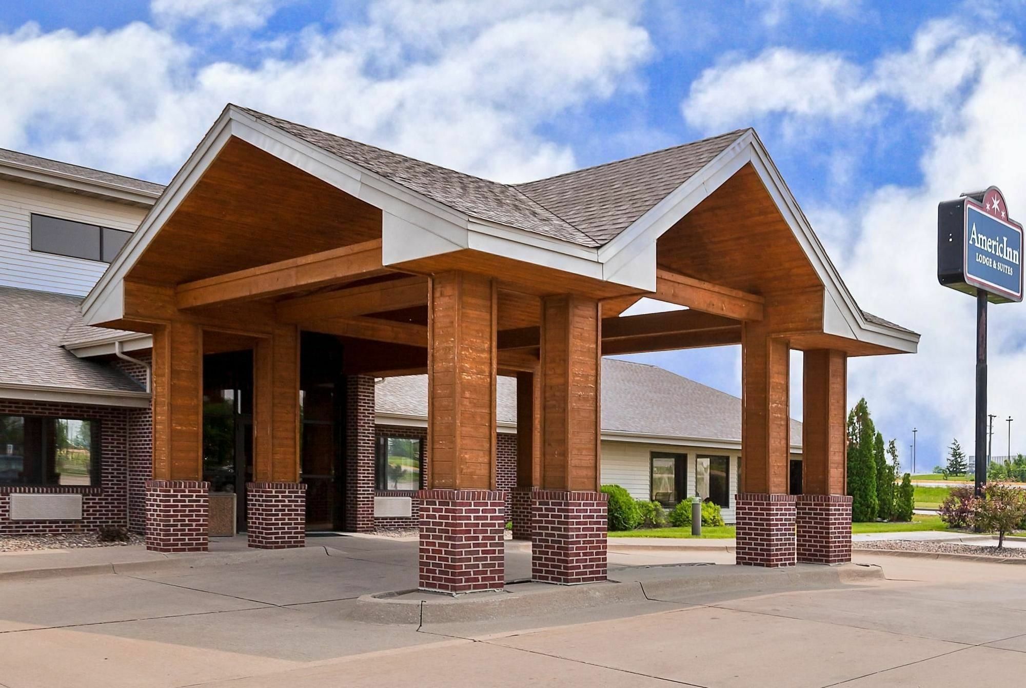 Americinn By Wyndham Muscatine Exterior photo