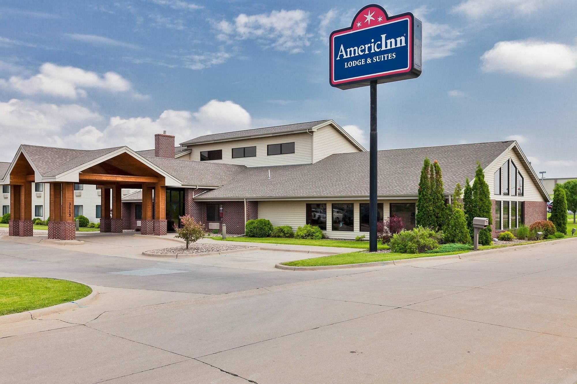 Americinn By Wyndham Muscatine Exterior photo